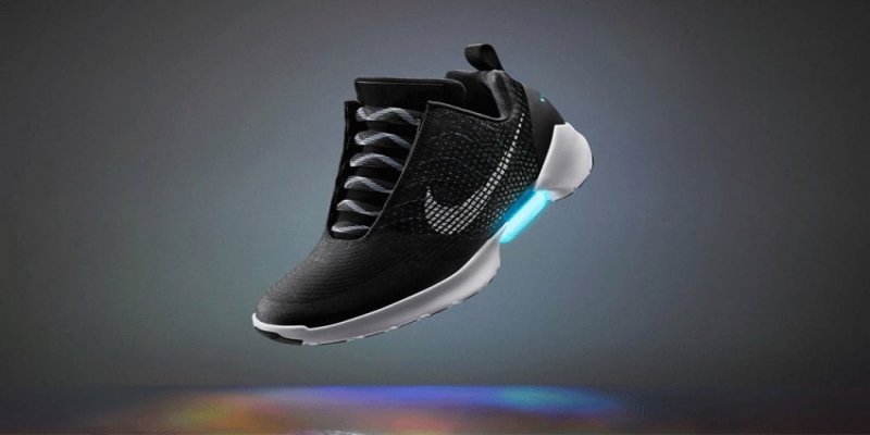 فرایند ساخت کفش های مجهز به بند خودکار نایک