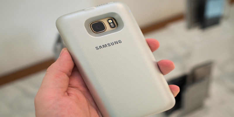 معرفی قاب باتری دار با قابلیت شارژ بی سیم برای گلکسی اس 7 و اس 7 اج